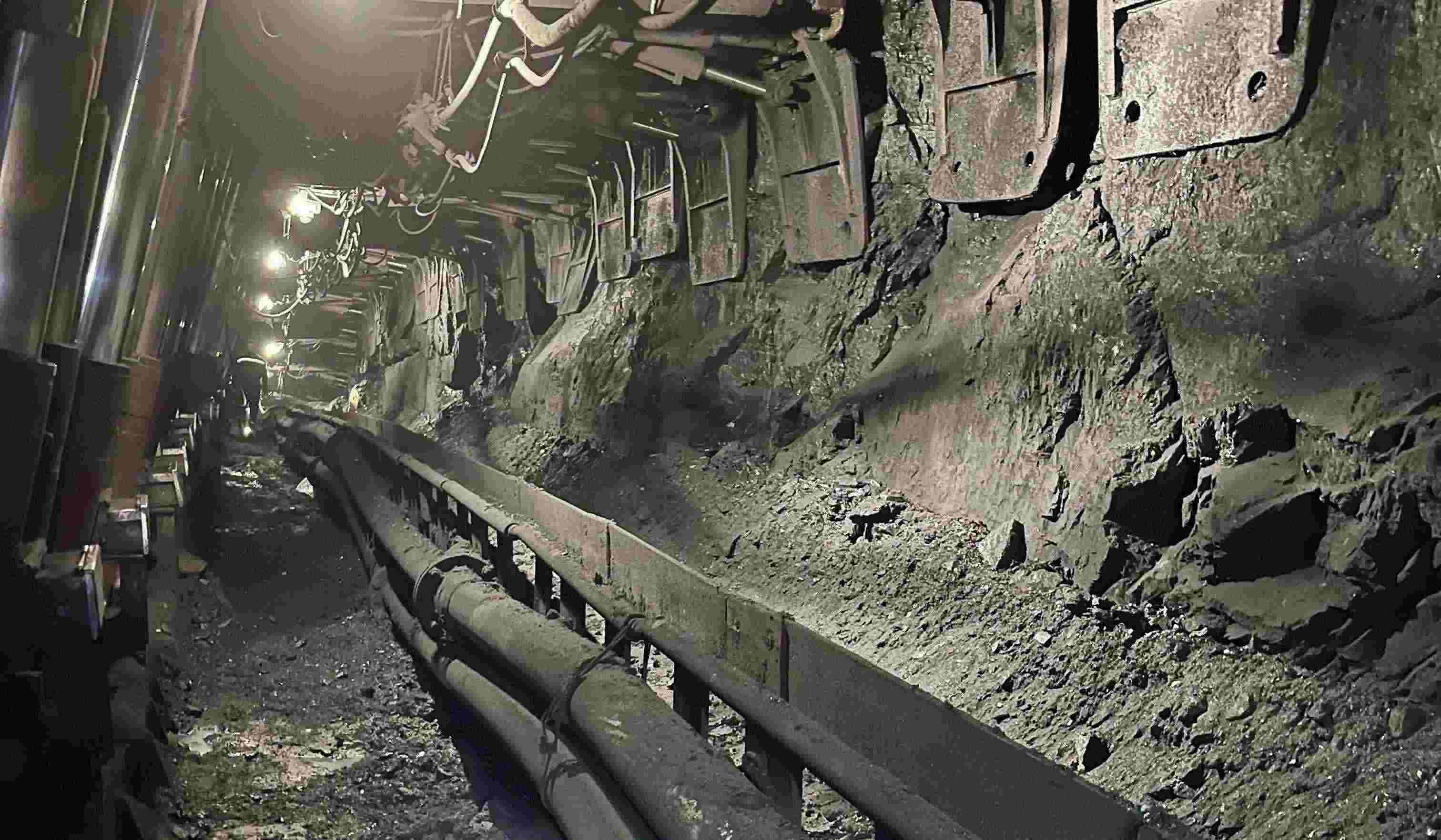 新疆准东义马煤矿图片